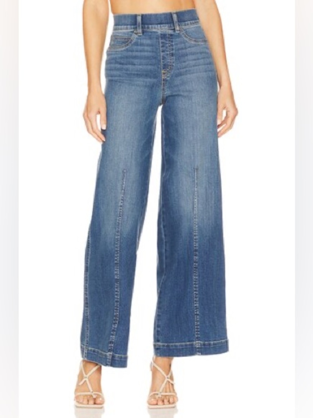 Spanx Seamed front wide leg jean in vintage indigo size M